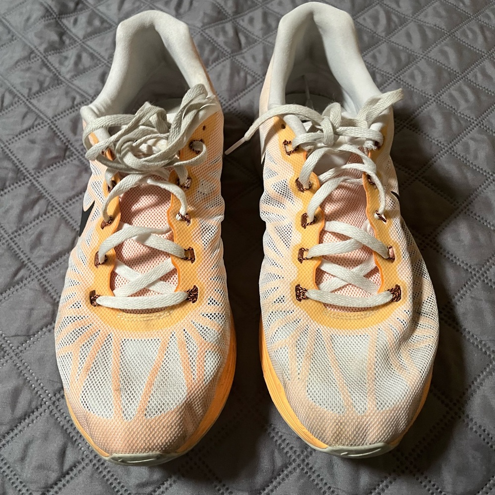 Nike tennis shoes